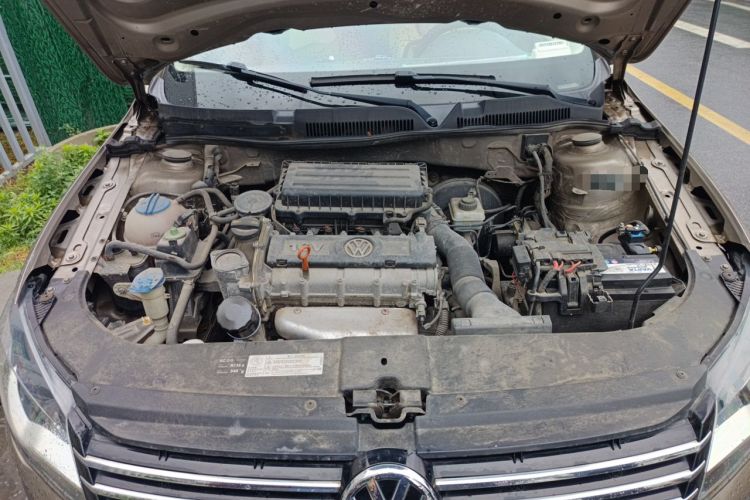 Used Volkswagen Bora 2014 1.6L Manual Comfort Model Engine Bay