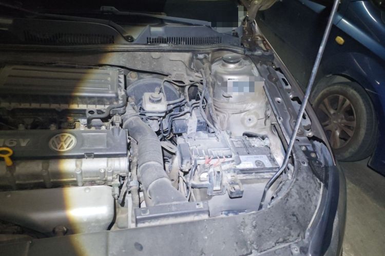 Used Volkswagen Bora 2014 1.6L Manual Fashion Edition Engine Bay Left