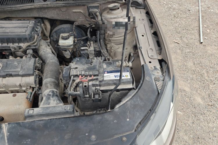 Used Volkswagen Bora 2014 1.6L Manual Comfort Model Engine Bay Left