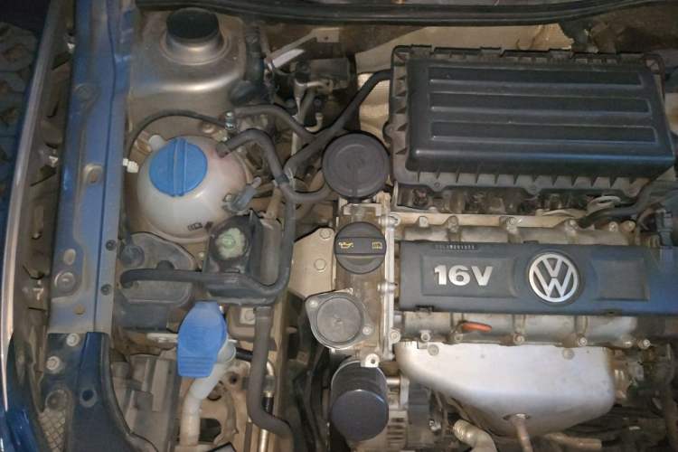 Used Volkswagen Bora 2014 1.6L Automatic Comfort Model Engine Bay Right