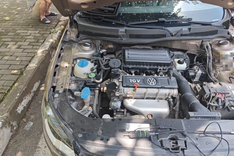 Used Volkswagen Bora 2014 1.6L Automatic Comfort Model Engine Bay Right