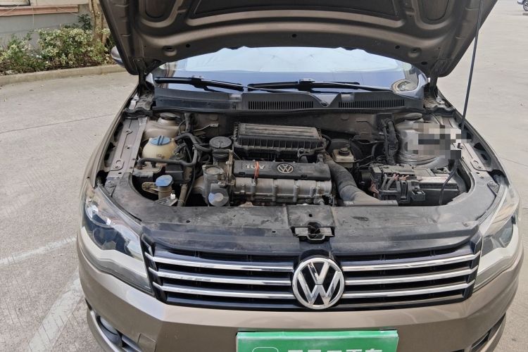 Used Volkswagen Bora 2014 1.6L Automatic Comfort Model Engine Bay Right