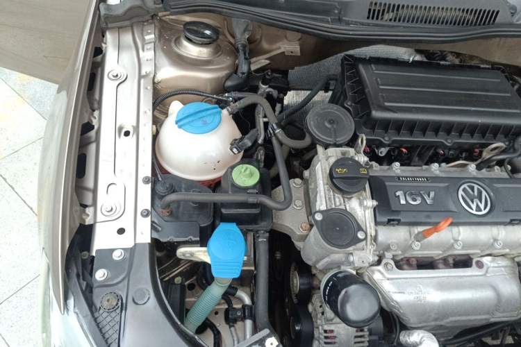 Used Volkswagen Bora 2014 1.6L Automatic Fashion Model Engine Bay Right