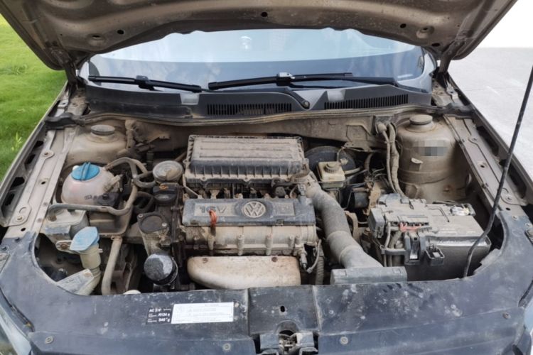 Used Volkswagen Bora 2014 1.6L Manual Fashion Edition Engine Bay