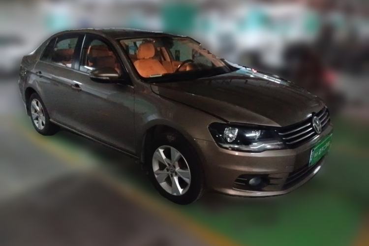 Used Volkswagen Bora 2014 1.6L Manual Comfort Model Front Right 45 Deg