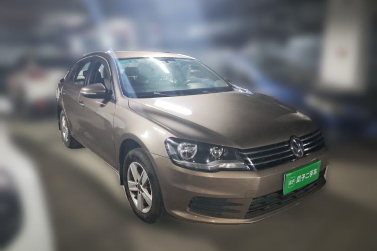 Used Volkswagen Bora 2014 1.6L Manual Fashion Edition Front Right 45 Deg