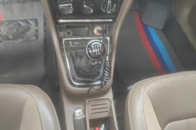 Used Volkswagen Bora 2014 1.6L Manual Comfort Model Gear Lever