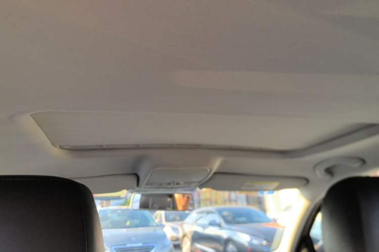 Used Volkswagen Bora 2014 1.6L Automatic Comfort Model Headliner