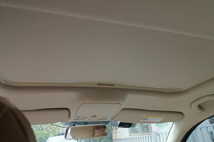 Used Volkswagen Bora 2014 1.6L Manual Comfort Model Headliner