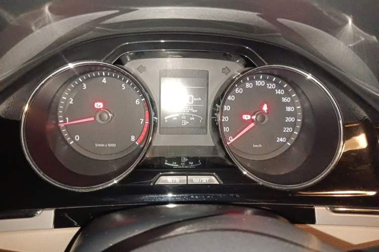 Used Volkswagen Bora 2014 1.6L Manual Comfort Model Instrument Cluster