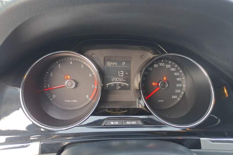 Used Volkswagen Bora 2014 1.6L Automatic Comfort Model Instrument Cluster