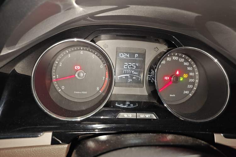 Used Volkswagen Bora 2014 1.6L Automatic Comfort Model Instrument Cluster