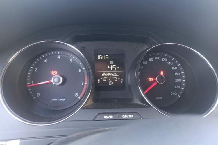 Used Volkswagen Bora 2014 1.6L Manual Fashion Edition Instrument Cluster