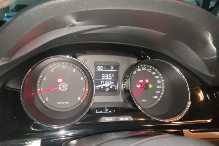 Used Volkswagen Bora 2014 1.6L Automatic Comfort Model Instrument Cluster