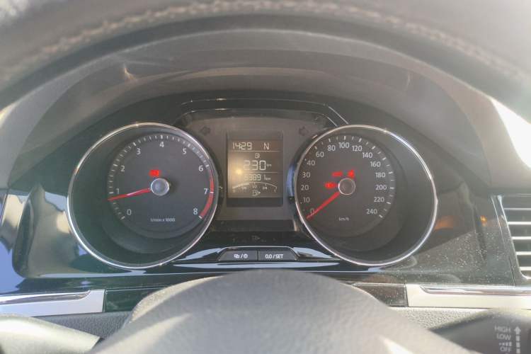 Used Volkswagen Bora 2014 1.6L Automatic Comfort Model Instrument Cluster
