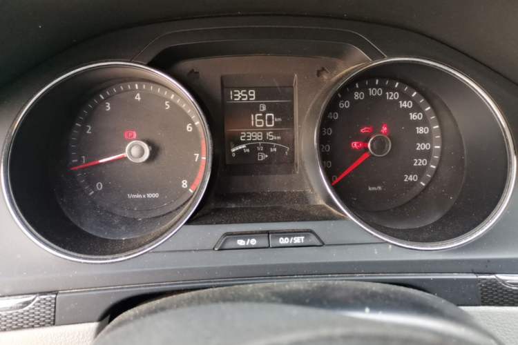 Used Volkswagen Bora 2014 1.6L Manual Fashion Edition Instrument Cluster