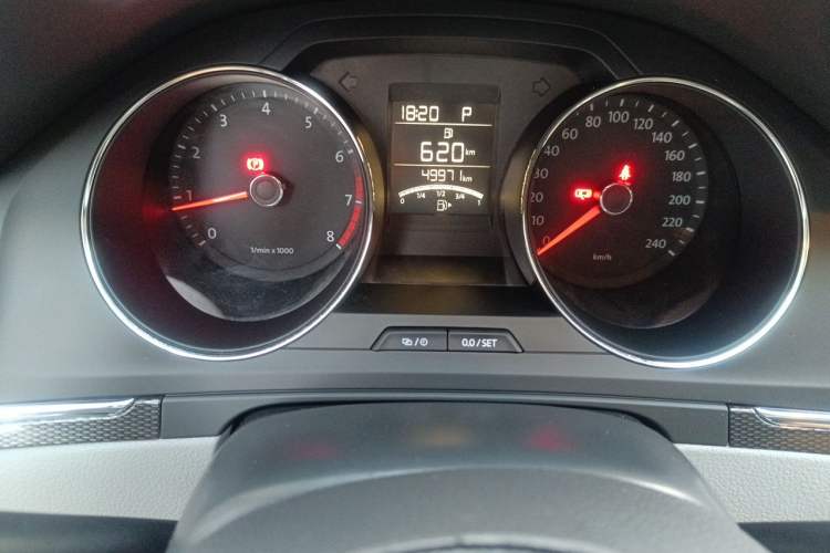 Used Volkswagen Bora 2014 1.6L Automatic Fashion Model Instrument Cluster