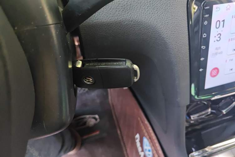 Used Volkswagen Bora 2014 1.6L Automatic Comfort Model Interior 1
