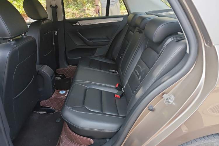 Used Volkswagen Bora 2014 1.6L Automatic Comfort Model Left Rear Seat