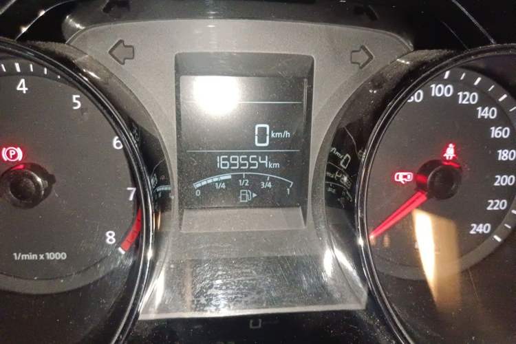Used Volkswagen Bora 2014 1.6L Manual Comfort Model Odometer Close Up