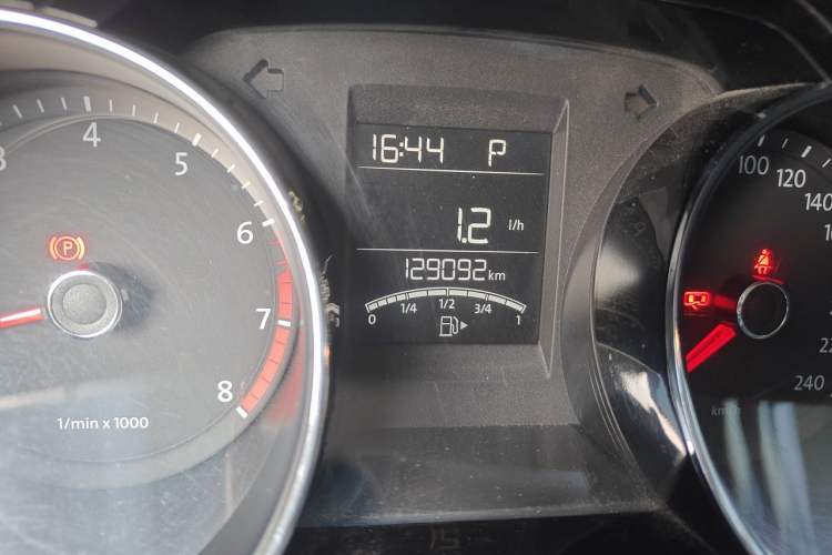 Used Volkswagen Bora 2014 1.6L Automatic Comfort Model Odometer Close Up