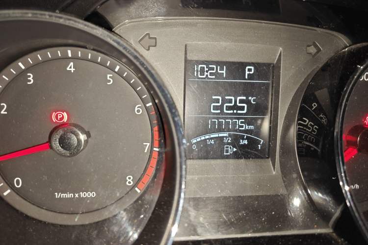 Used Volkswagen Bora 2014 1.6L Automatic Comfort Model Odometer Close Up