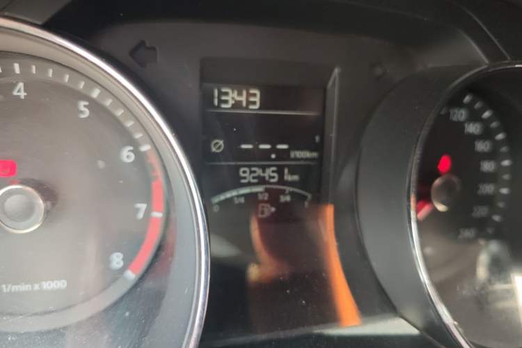 Used Volkswagen Bora 2014 1.6L Manual Fashion Edition Odometer Close Up
