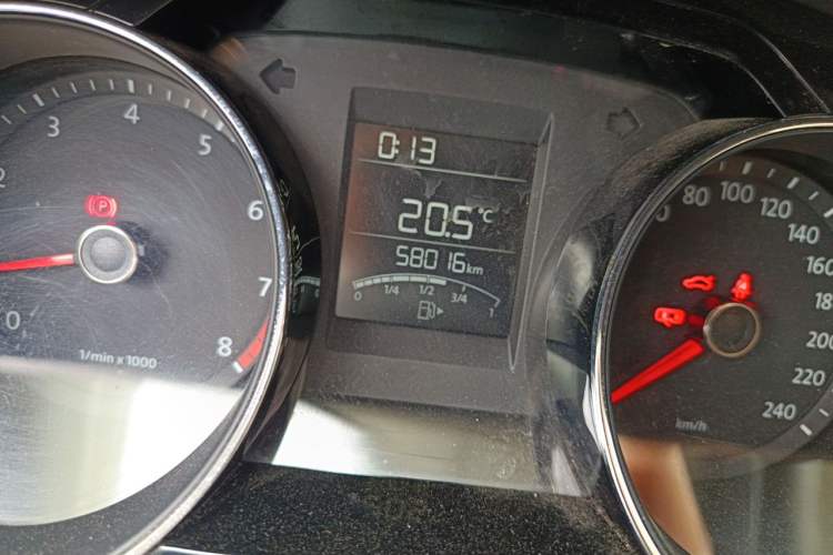 Used Volkswagen Bora 2014 1.6L Manual Comfort Model Odometer Close Up