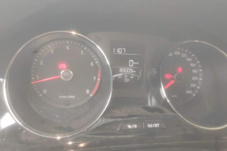 Used Volkswagen Bora 2014 1.6L Manual Comfort Model Odometer Close Up