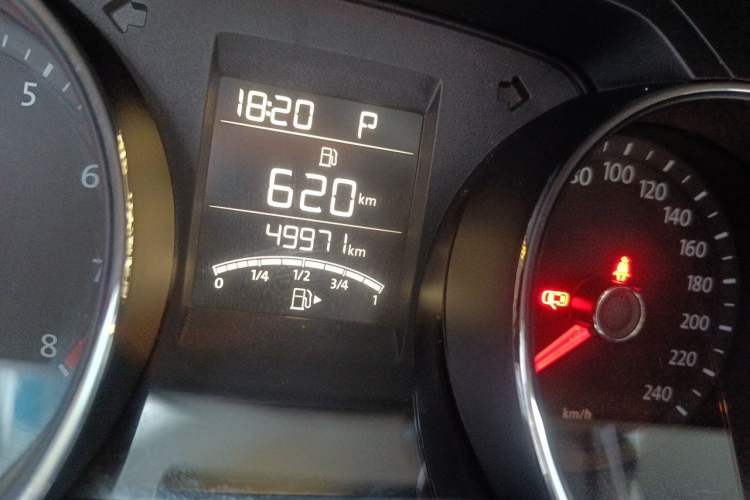 Used Volkswagen Bora 2014 1.6L Automatic Fashion Model Odometer Close Up