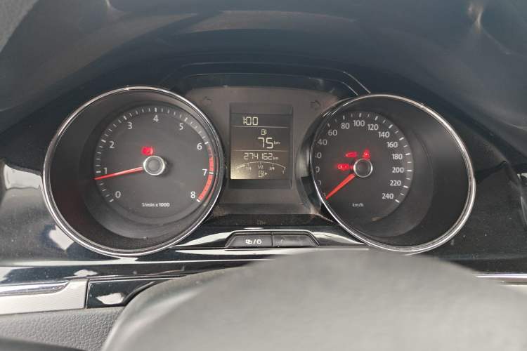 Used Volkswagen Bora 2014 1.6L Manual Comfort Model Odometer Close Up