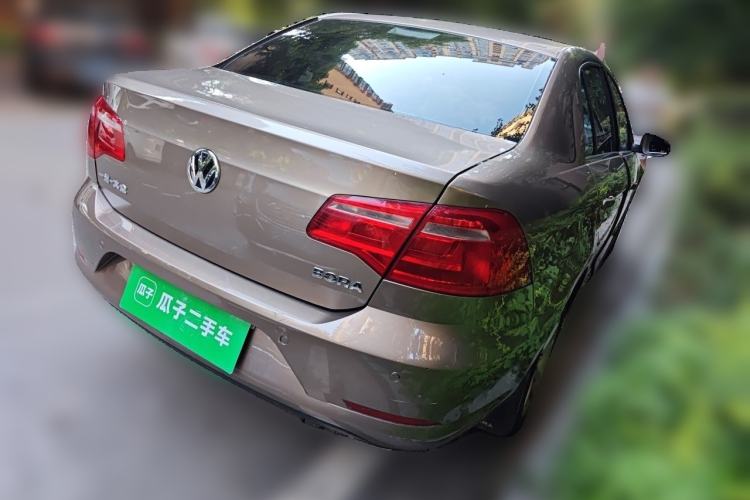 Used Volkswagen Bora 2014 1.6L Manual Comfort Model Rear Right 45 Deg