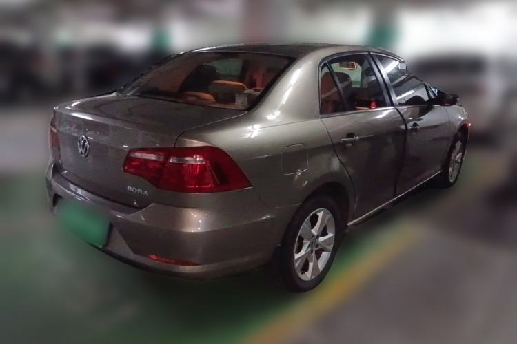 Used Volkswagen Bora 2014 1.6L Manual Comfort Model Rear Right 45 Deg