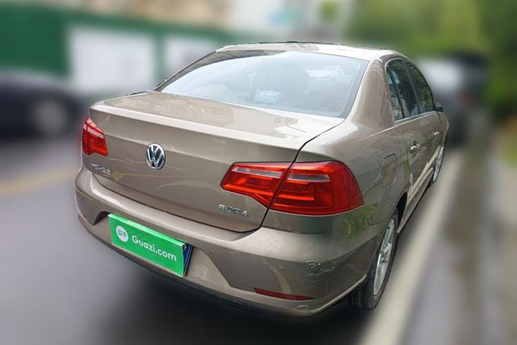 Used Volkswagen Bora 2014 1.6L Manual Comfort Model Rear Right 45 Deg