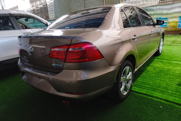 Used Volkswagen Bora 2014 1.6L Automatic Comfort Model Rear Right 45 Deg