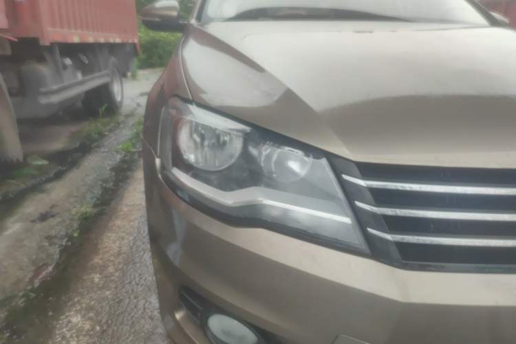 Used Volkswagen Bora 2014 1.6L Manual Comfort Model Right Front Headlight