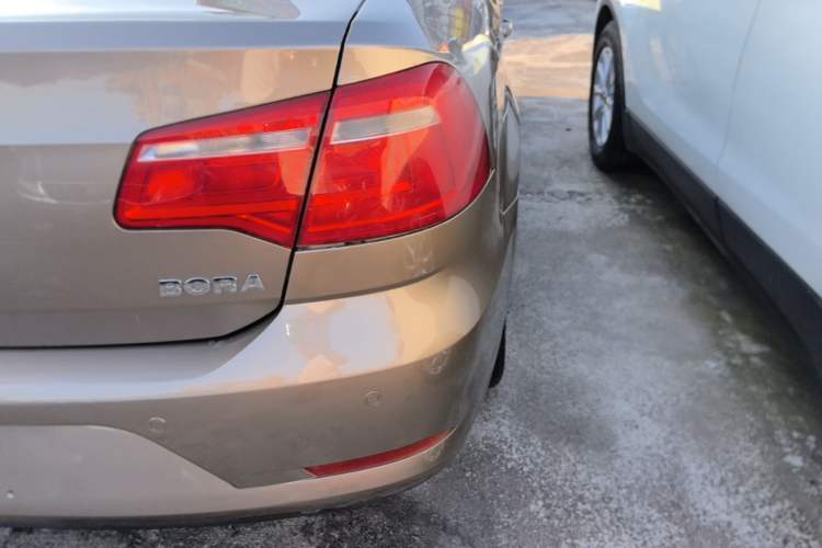 Used Volkswagen Bora 2014 1.6L Automatic Comfort Model Right Rear Taillight