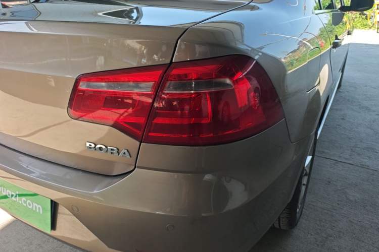 Used Volkswagen Bora 2014 1.6L Automatic Comfort Model Right Rear Taillight