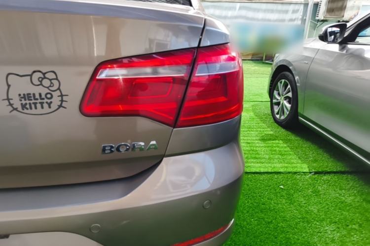 Used Volkswagen Bora 2014 1.6L Automatic Comfort Model Right Rear Taillight