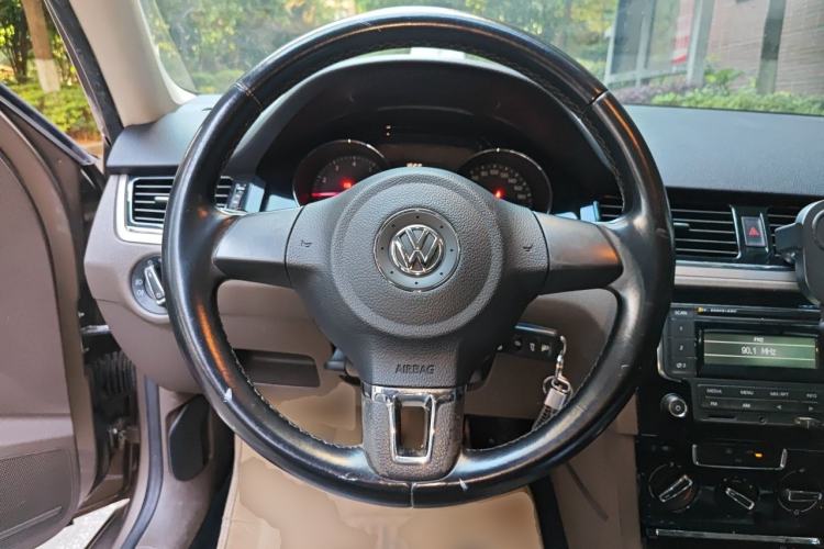 Used Volkswagen Bora 2014 1.6L Manual Comfort Model Steering Wheel