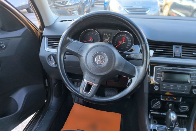 Used Volkswagen Bora 2014 1.6L Automatic Comfort Model Steering Wheel