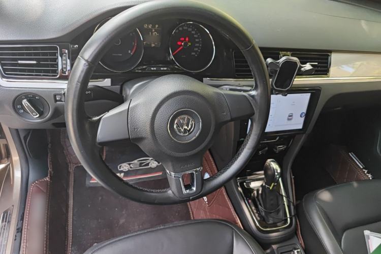 Used Volkswagen Bora 2014 1.6L Automatic Comfort Model Steering Wheel