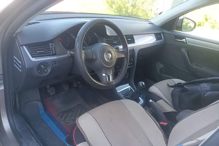 Used Volkswagen Bora 2014 1.6L Manual Fashion Edition Steering Wheel