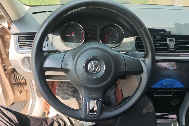 Used Volkswagen Bora 2014 1.6L Manual Fashion Edition Steering Wheel