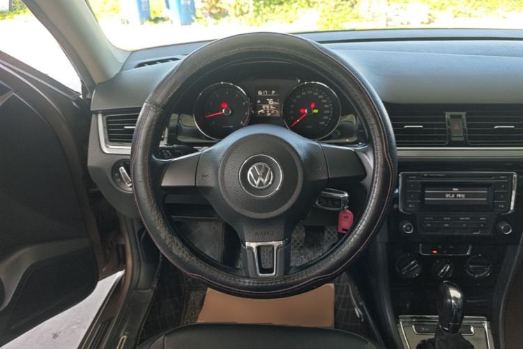 Used Volkswagen Bora 2014 1.6L Automatic Comfort Model Steering Wheel