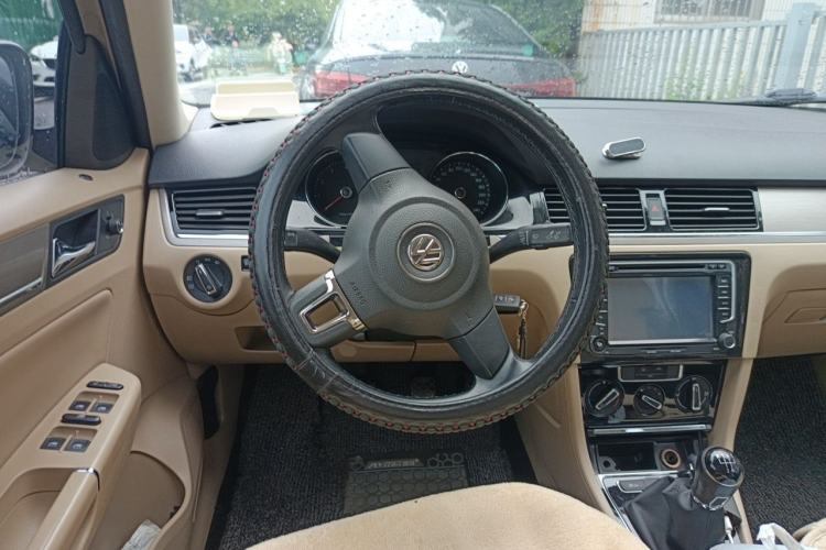 Used Volkswagen Bora 2014 1.6L Manual Comfort Model Steering Wheel