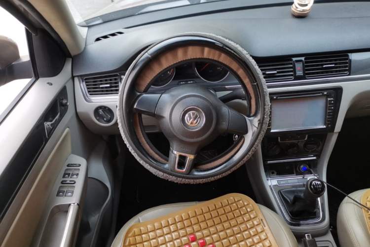 Used Volkswagen Bora 2014 1.6L Manual Fashion Edition Steering Wheel