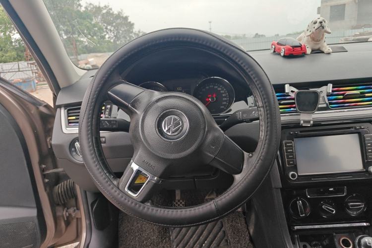Used Volkswagen Bora 2014 1.6L Manual Comfort Model Steering Wheel