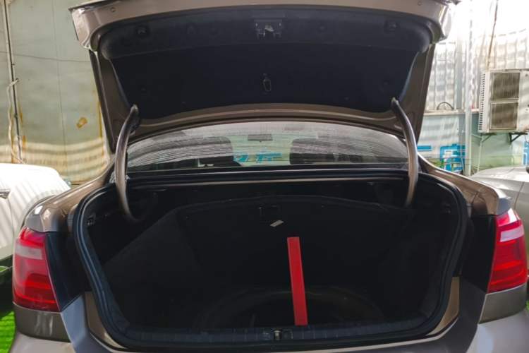 Used Volkswagen Bora 2014 1.6L Automatic Comfort Model Trunk