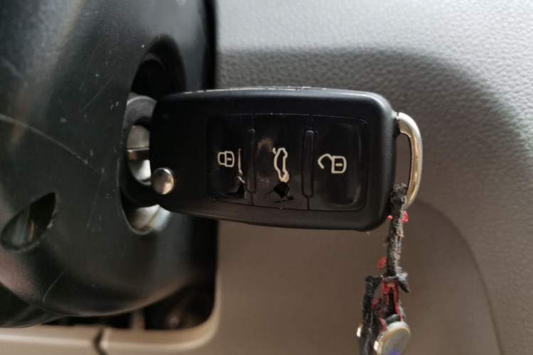 Used Volkswagen Bora 2014 1.6L Manual Fashion Edition Vehicle Key